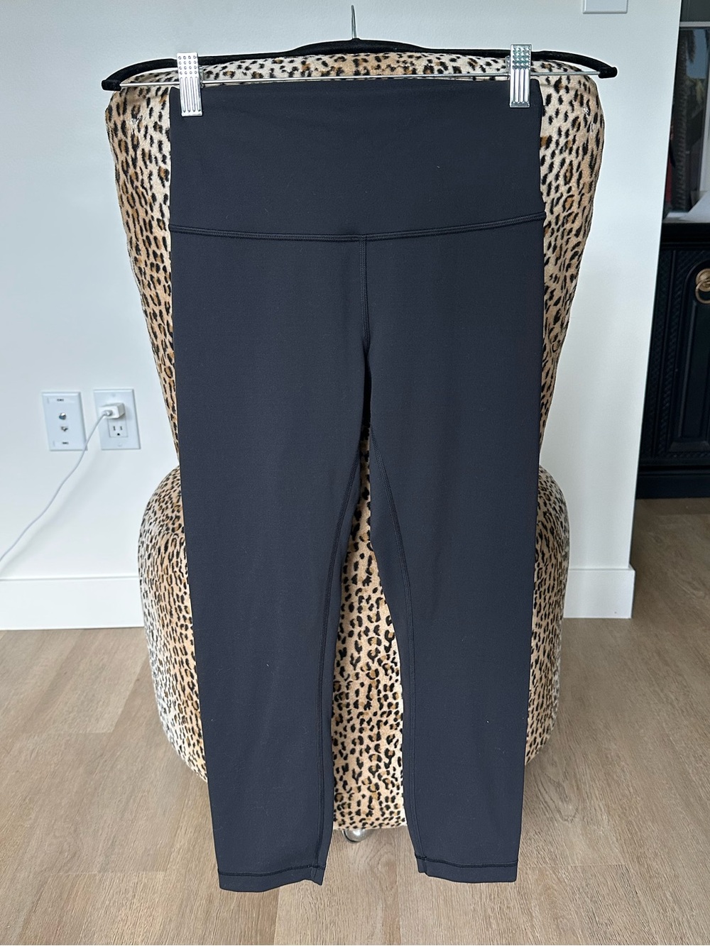 Black Lululemon align leggings 25”